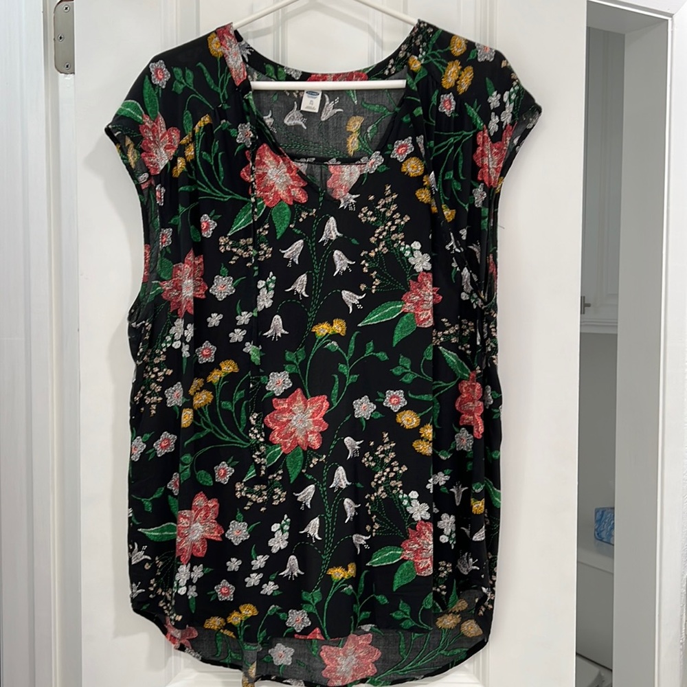 Old Navy sleeveless top XL